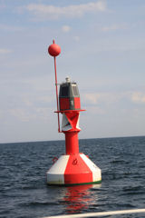 Fahrwassermittentonne